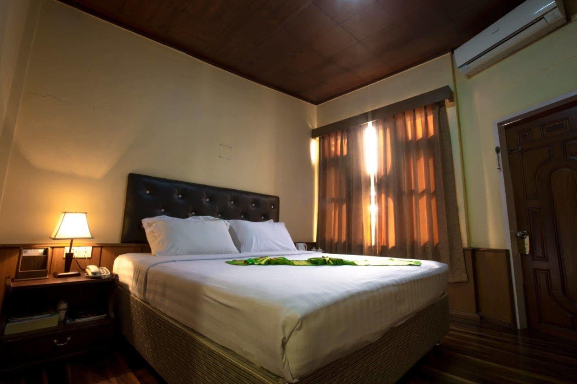 Kyi Tin Hotel Mandalay Exterior photo